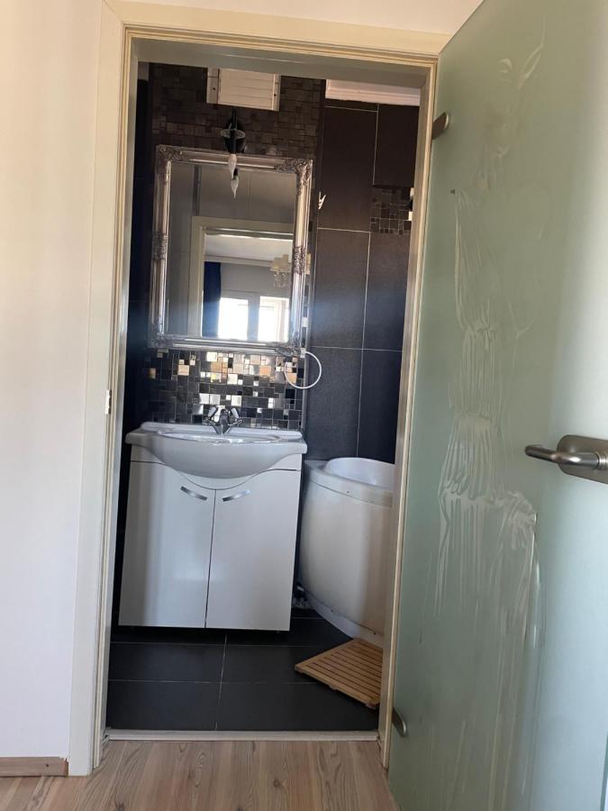 Appartement Apartament Cu 3 Dormitoare Jolie.M à Galaţi Extérieur photo