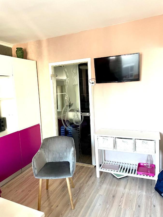 Appartement Apartament Cu 3 Dormitoare Jolie.M à Galaţi Extérieur photo